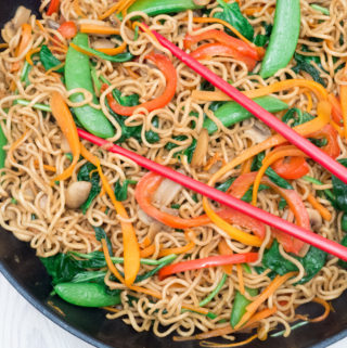 Opskrift på Easy Lo Mein
