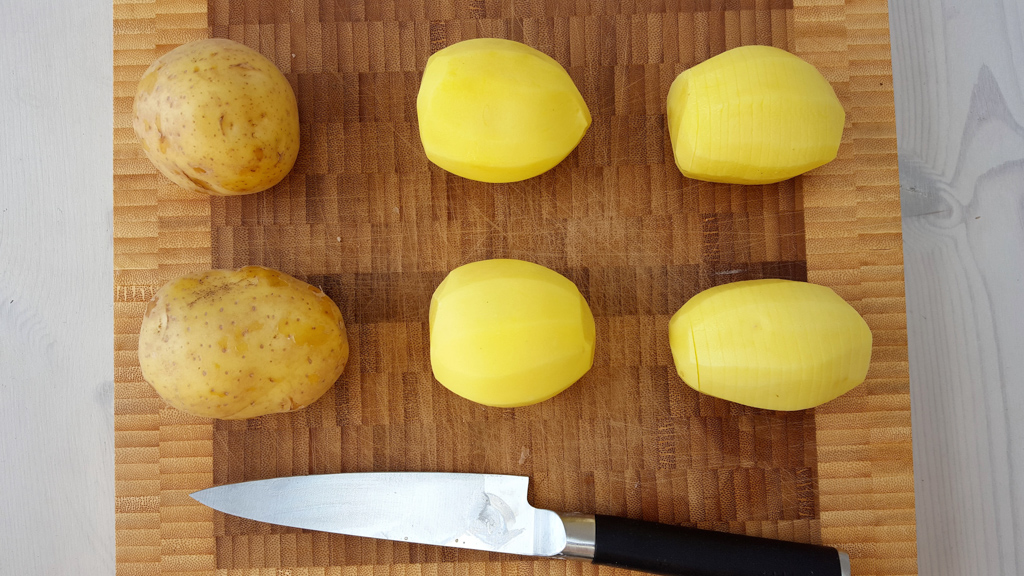 Opskrift på hjemmelavede Hasselbagte kartofler