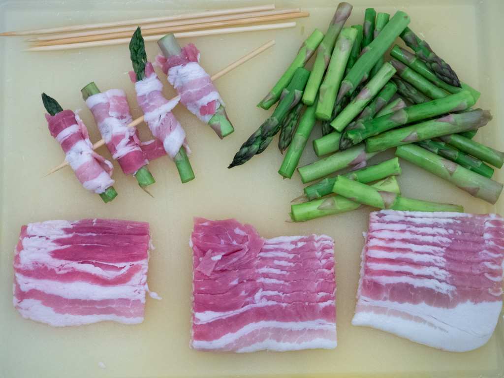 Opskrift på Grønne asparges med bacon