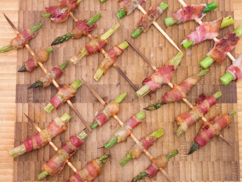 Opskrift på Grønne asparges med bacon