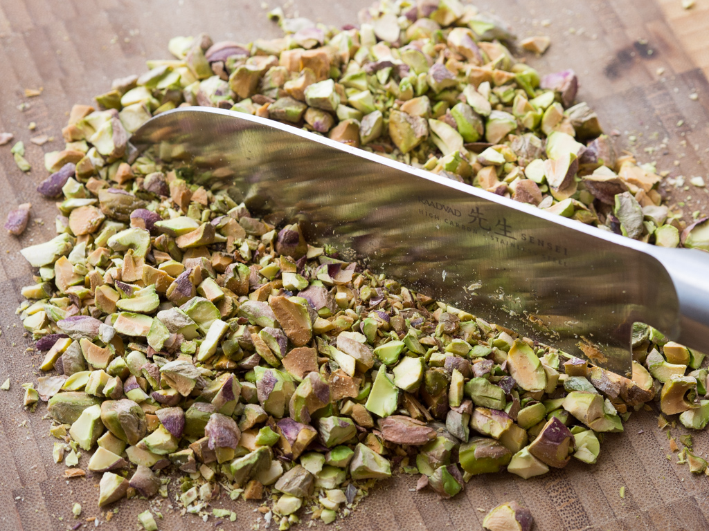 Opskrift på ovnbagt laks med pistacienødder