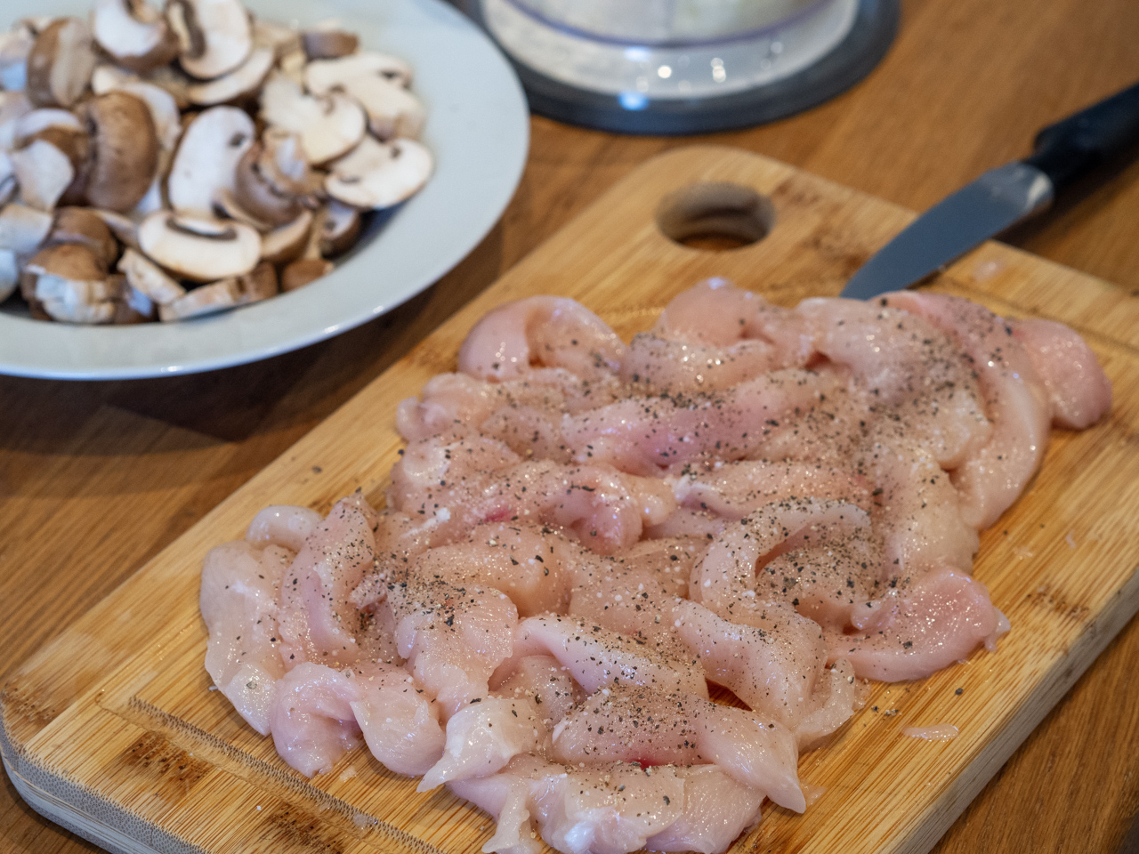 Opskrift på sunde fyldte pandekager med kylling, spinat og svampe